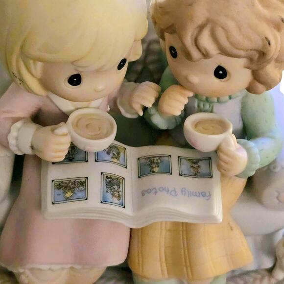 Precious Moments "Always my Sister, forever my Friend" 2006 - Picture 3 of 6